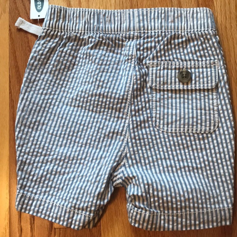 Old navy shorts - Picture 2 of 2